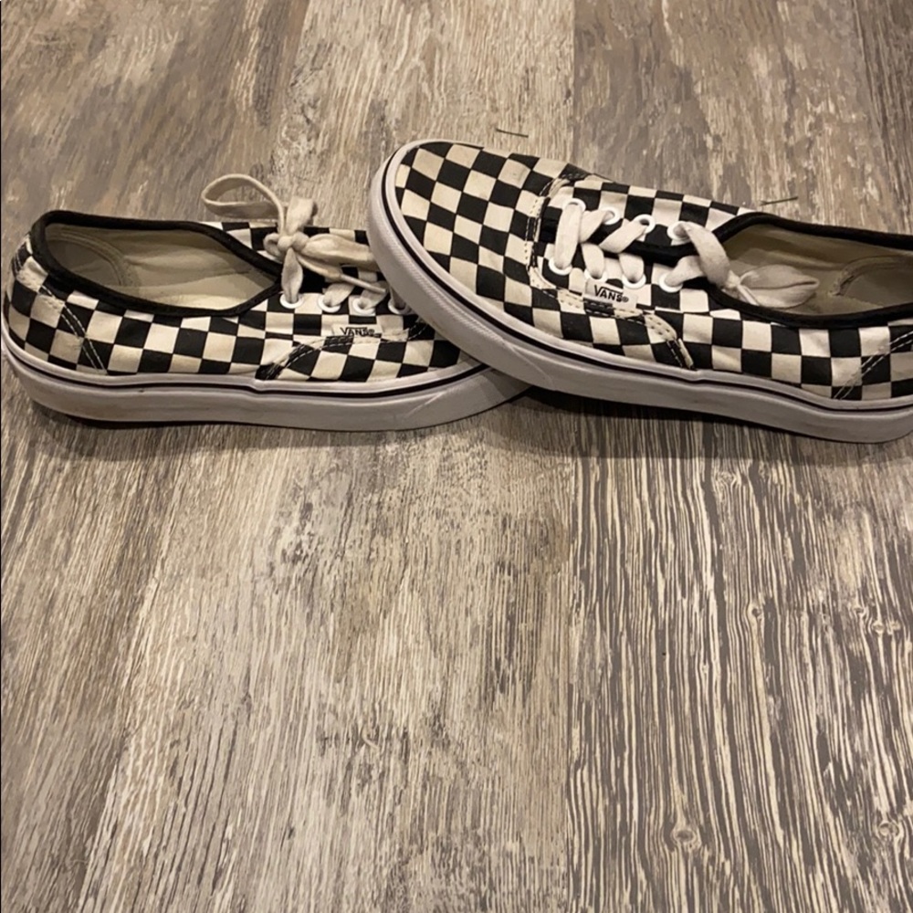 Van sneaker size 7